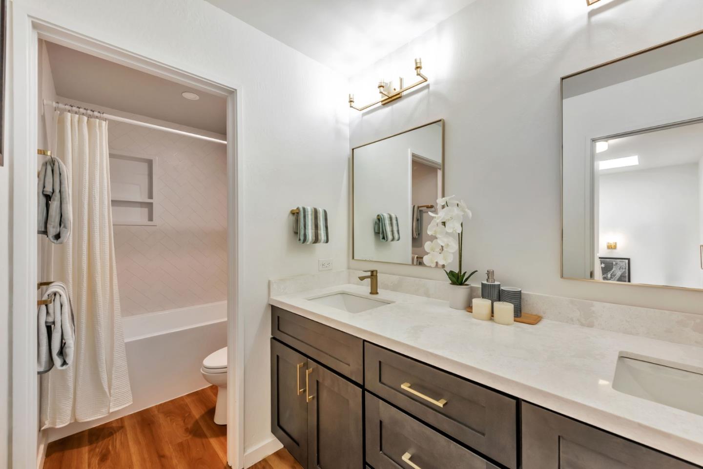 1126 Admiralty Lane