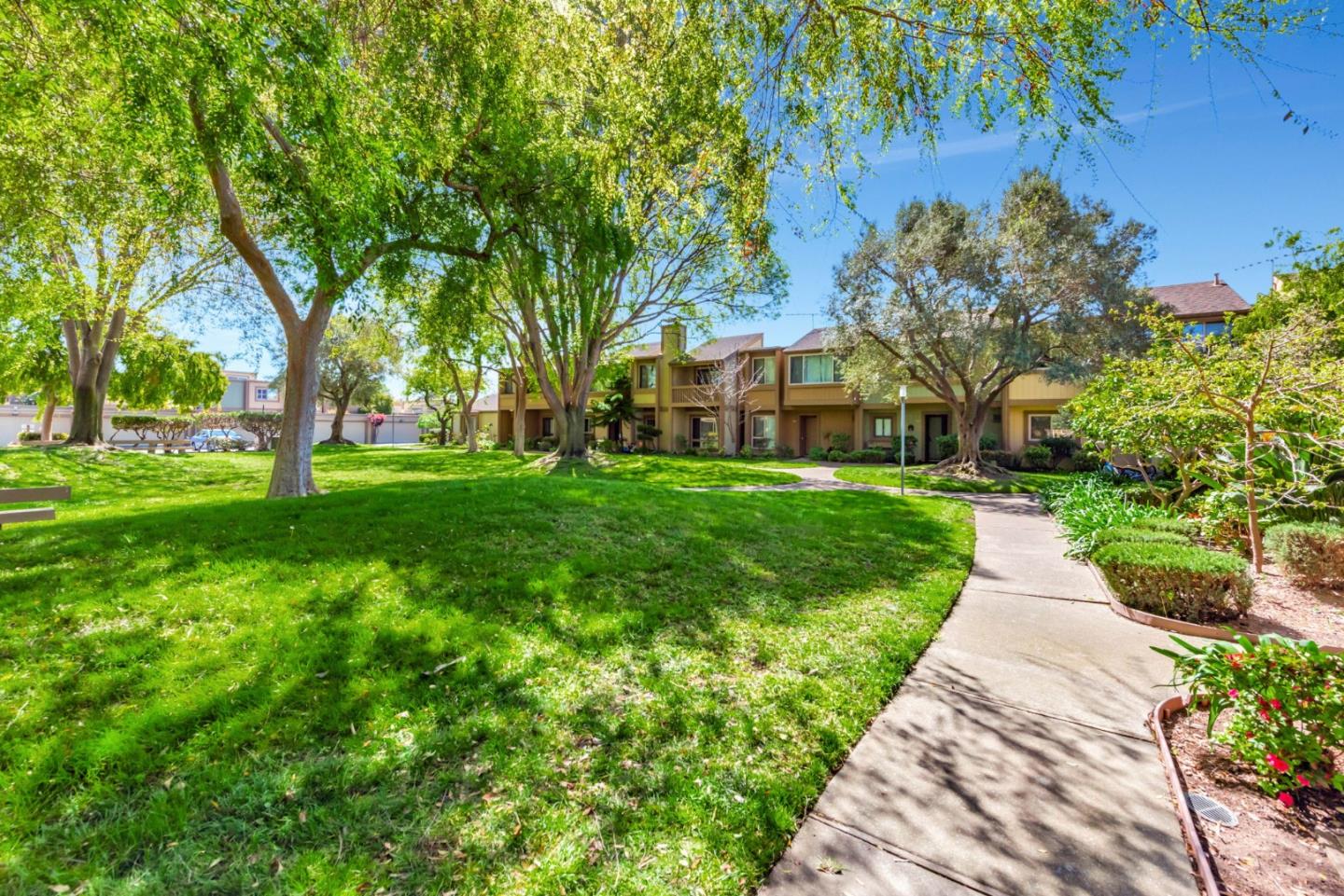 1126 Admiralty Lane