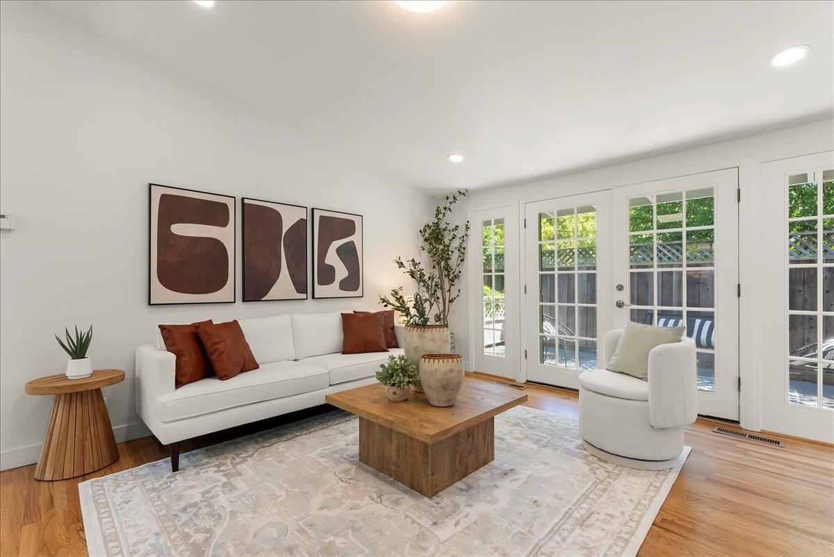 325 Burnett Avenue