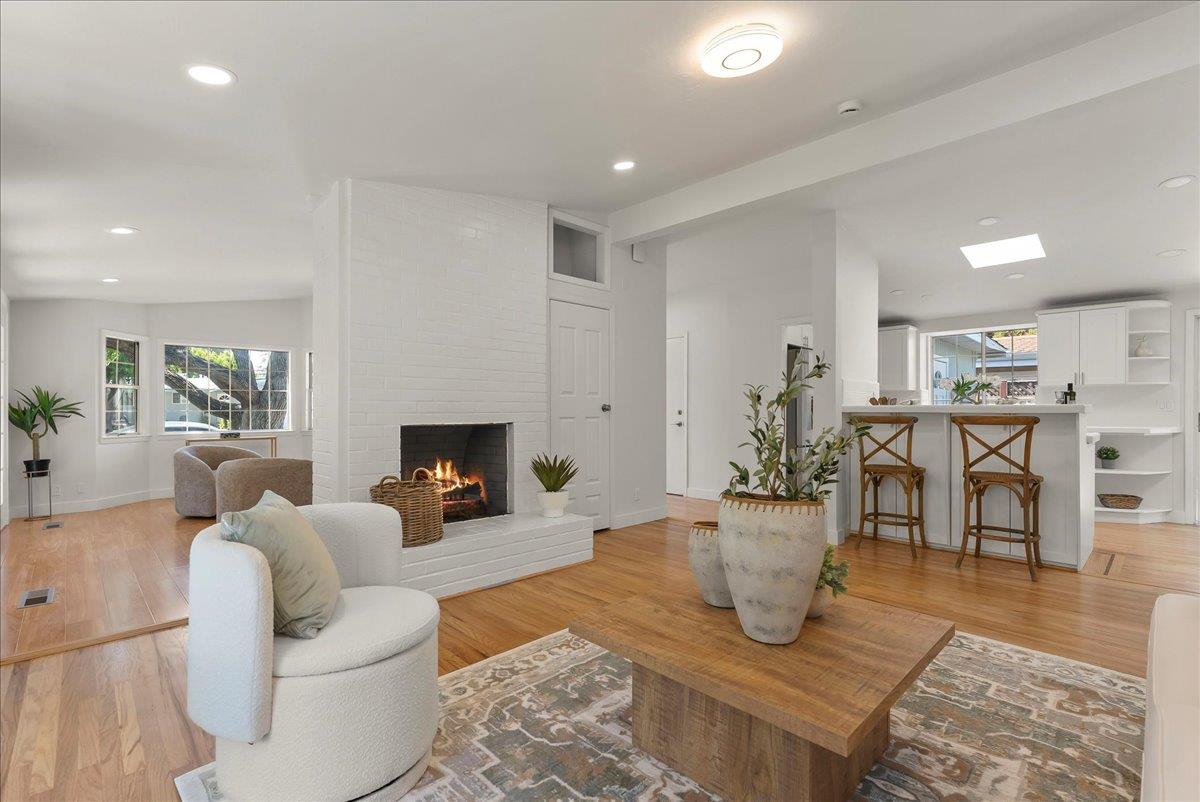 325 Burnett Avenue
