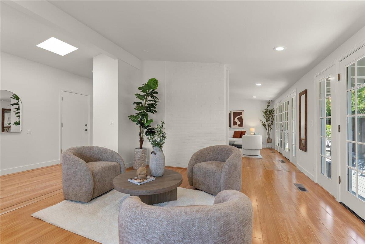 325 Burnett Avenue