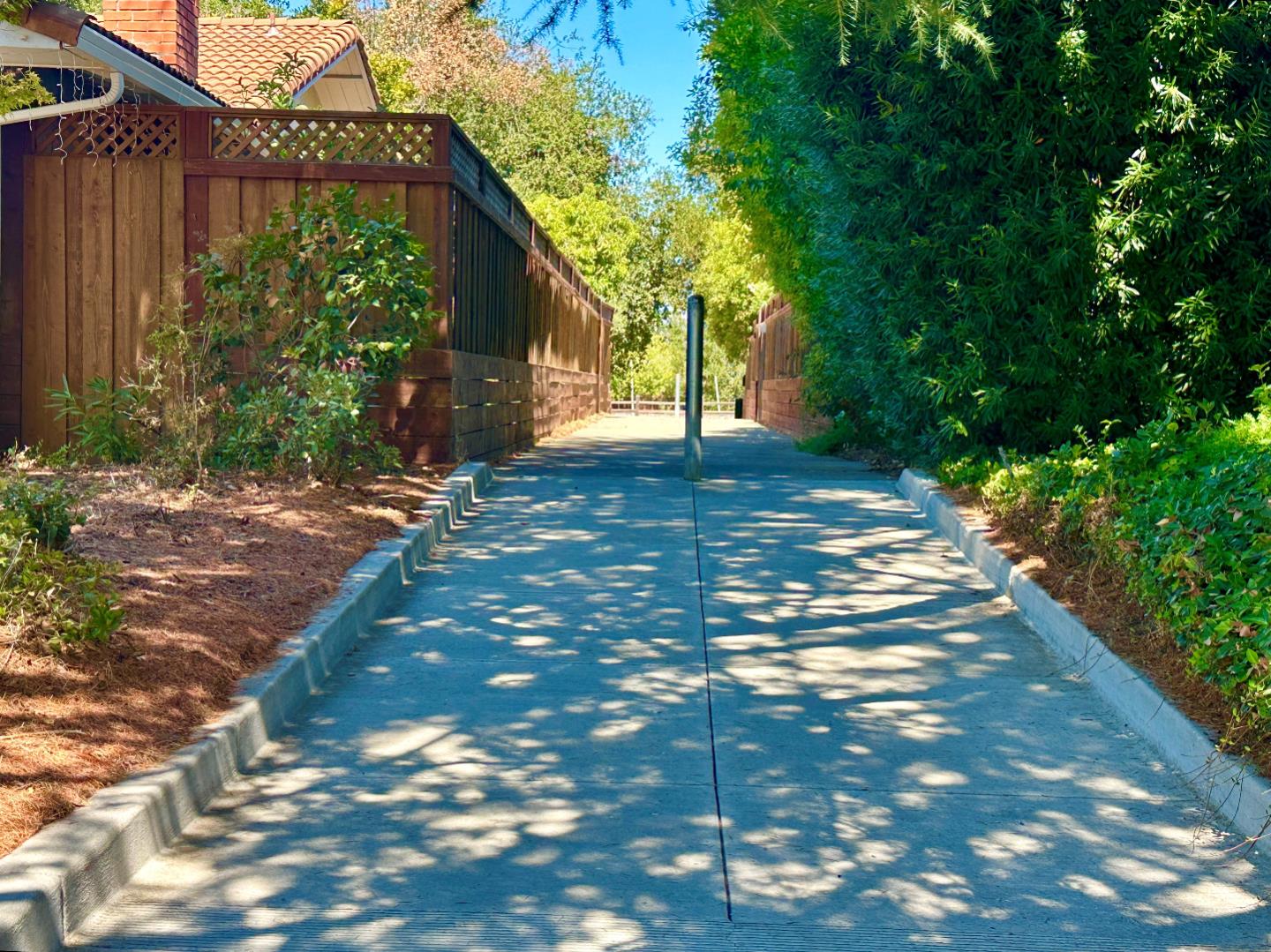 12487 Fredericksburg DR