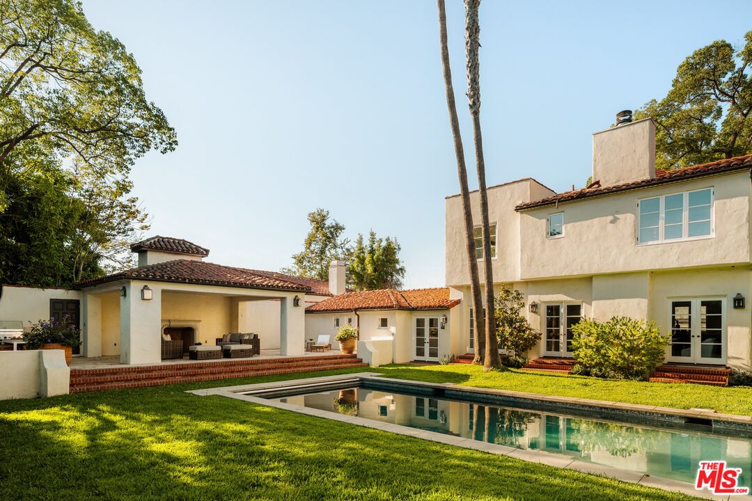 401 S Las Palmas Ave