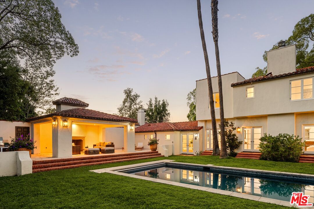 401 S Las Palmas Ave