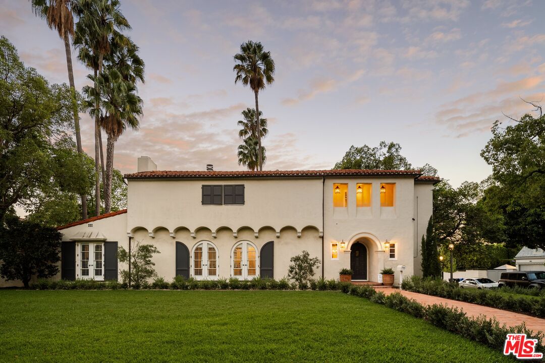 401 S Las Palmas Ave