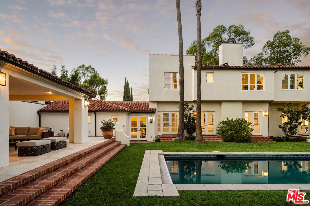 401 S Las Palmas Ave