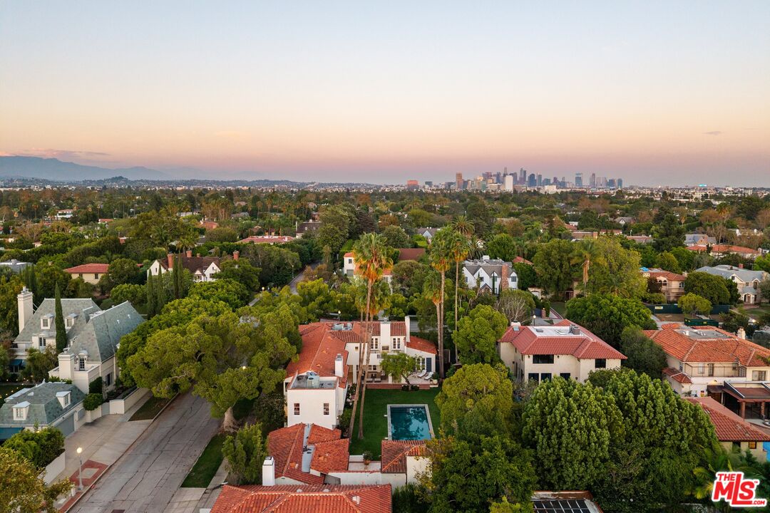 401 S Las Palmas Ave