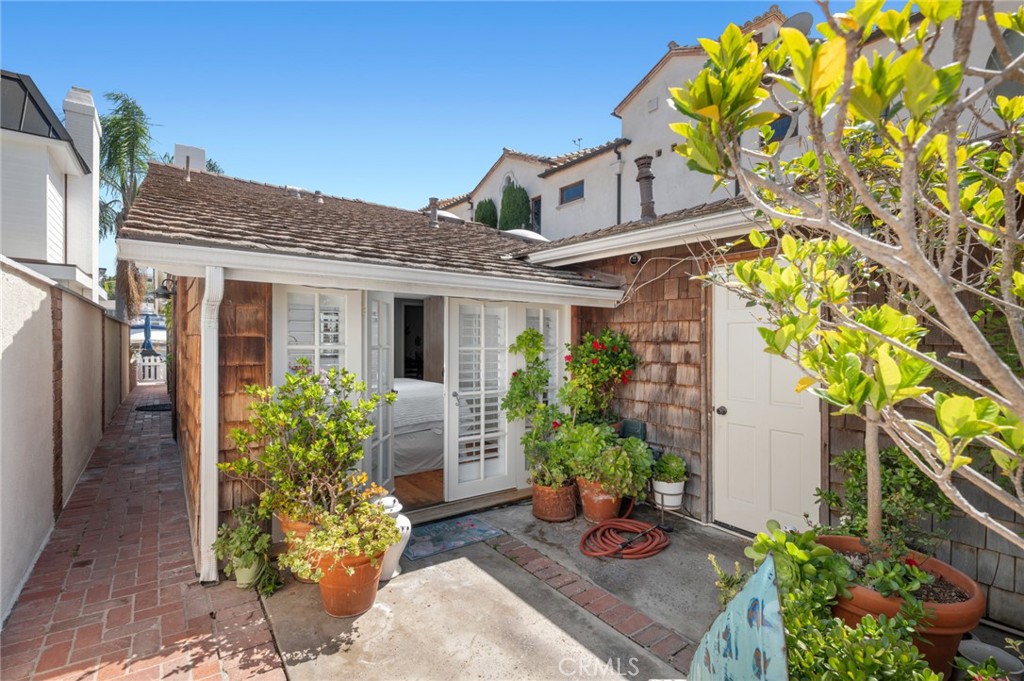323 E Bay Front