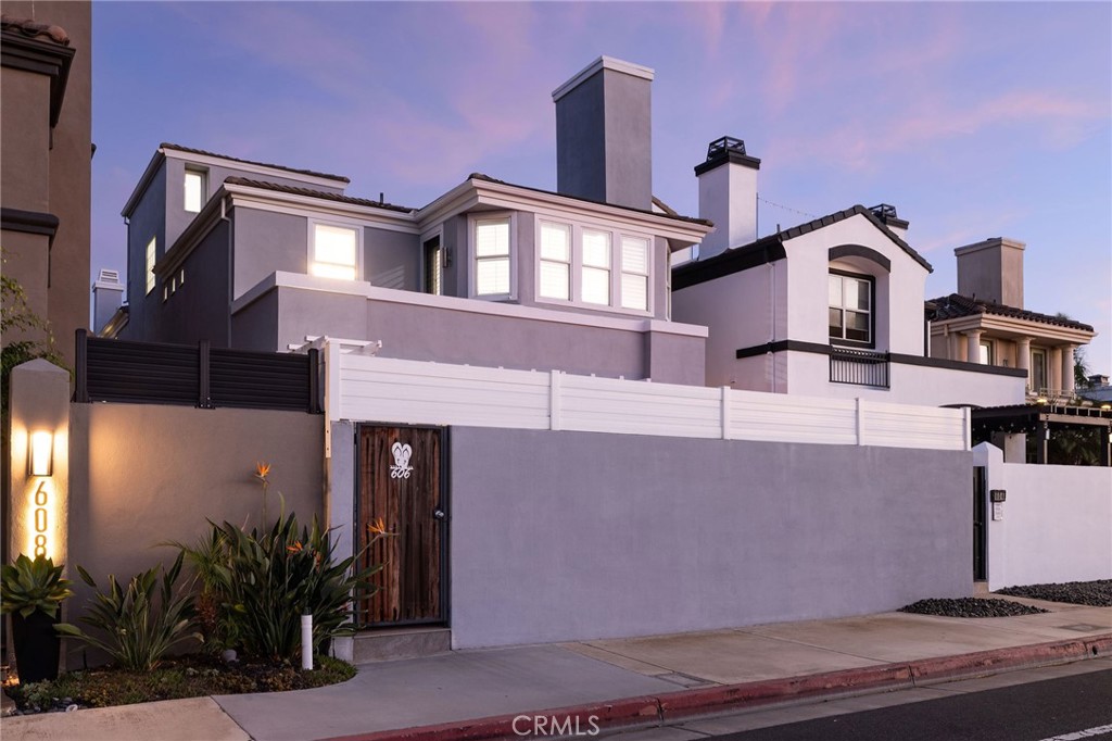 606 Goldenwest