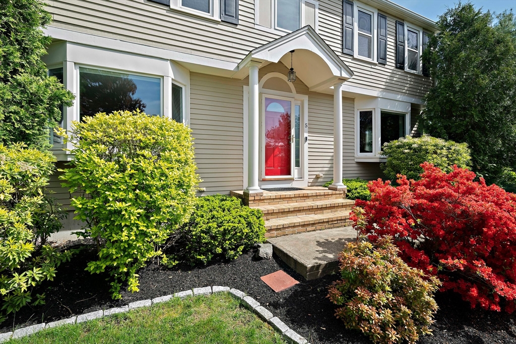 5 Pear Tree Dr