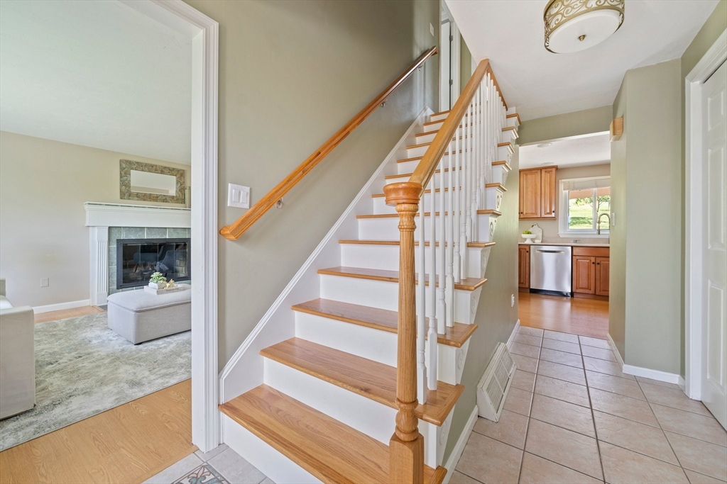 5 Pear Tree Dr