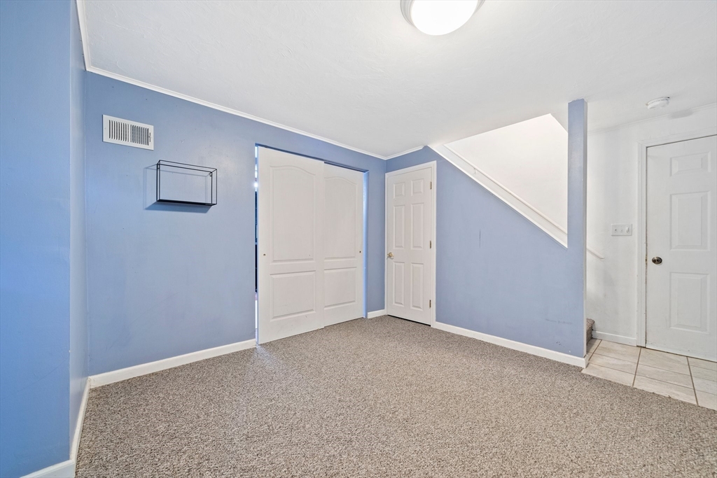5 Pear Tree Dr