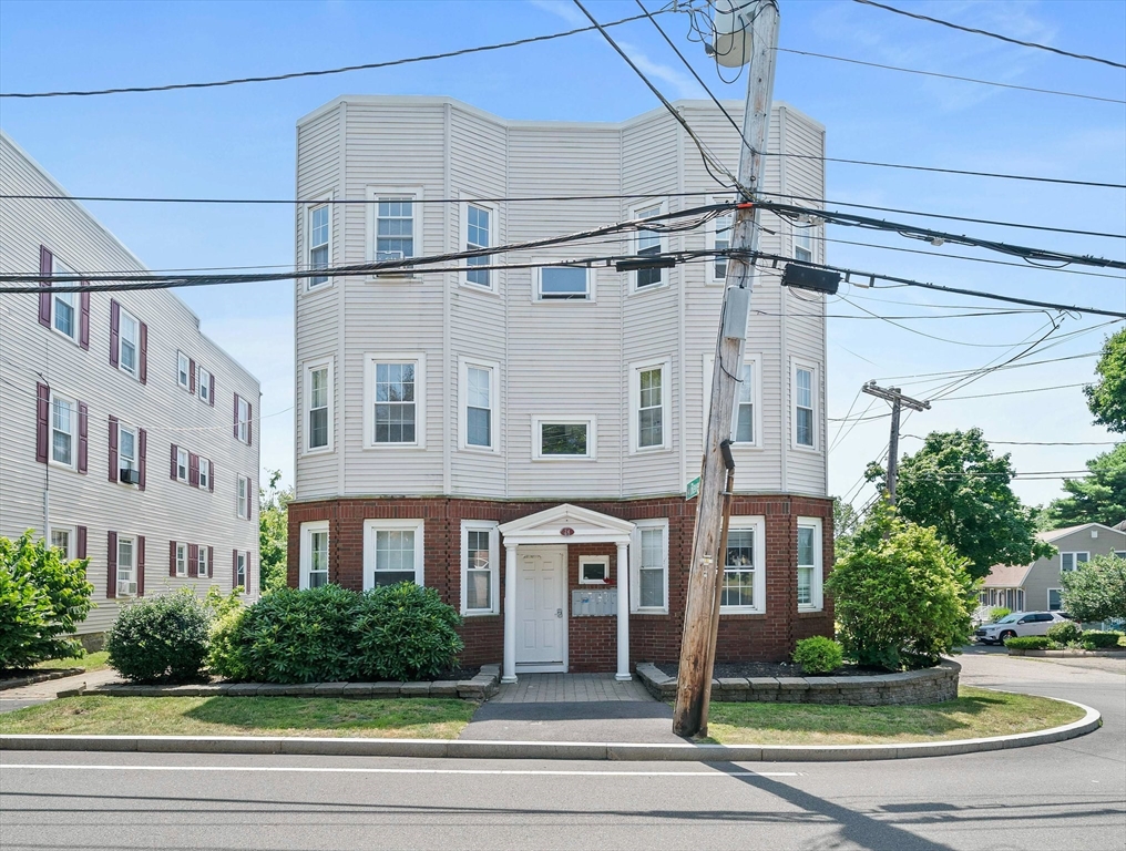 26 Revere St # 3A