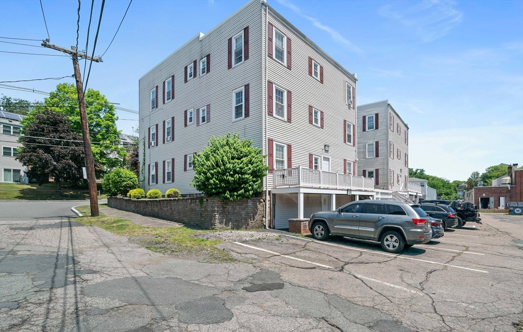 26 Revere St # 3A