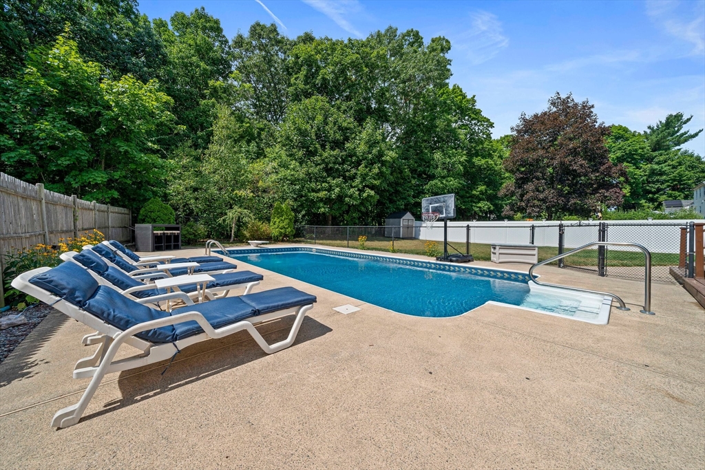 5 Kingsbury Rd