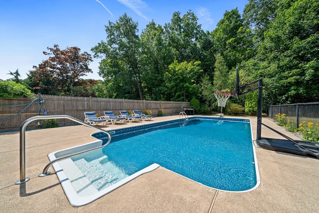 5 Kingsbury Rd