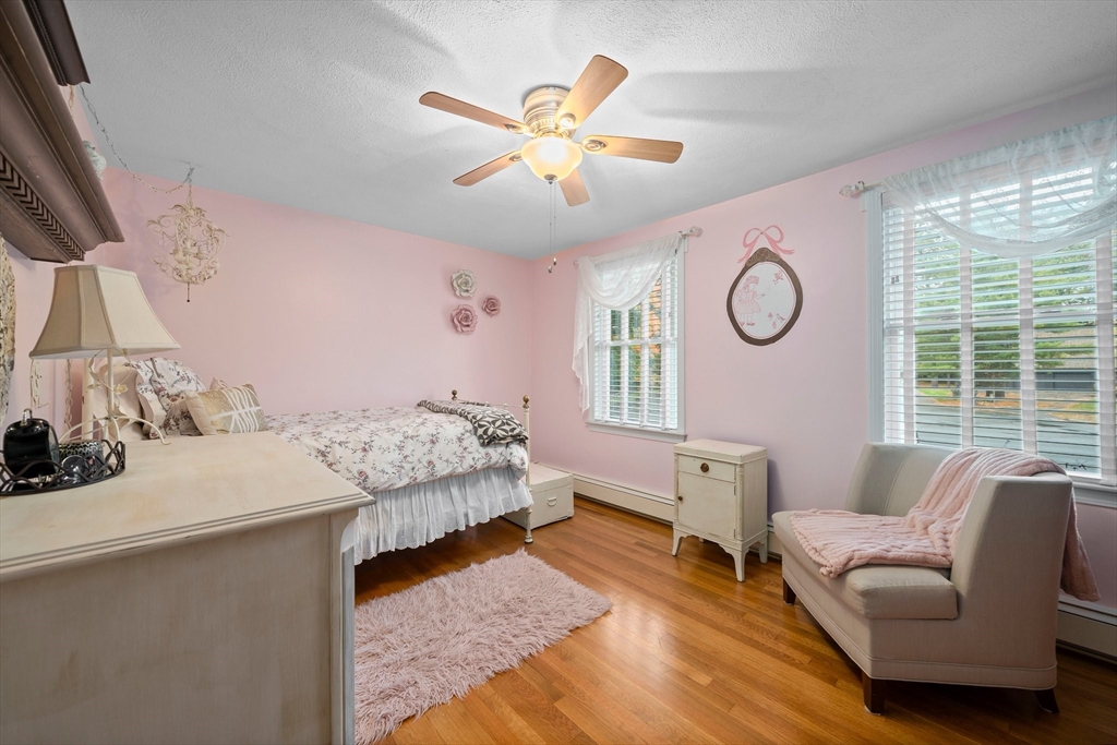 18 Sunnybrook Ln