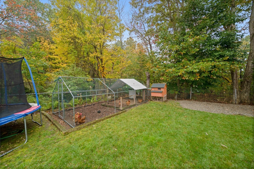 18 Sunnybrook Ln