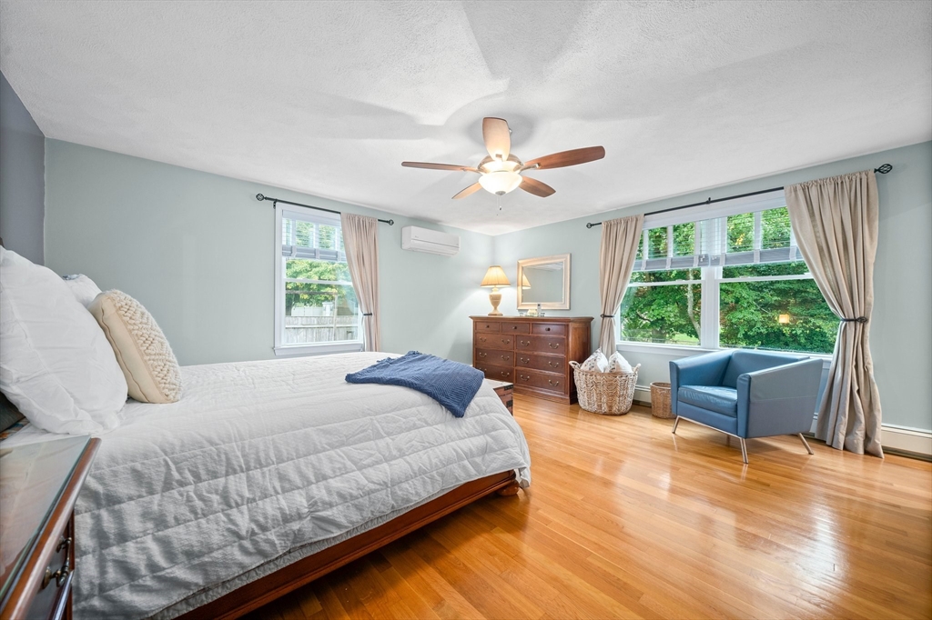 18 Sunnybrook Ln