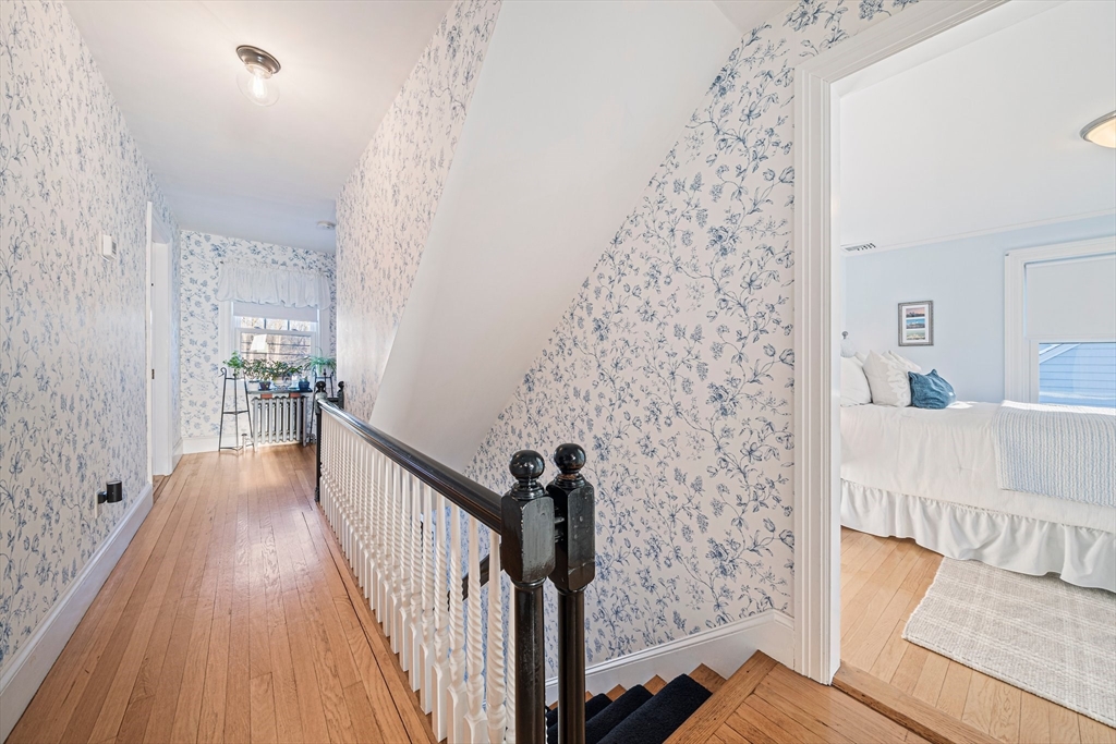 18 Park St
