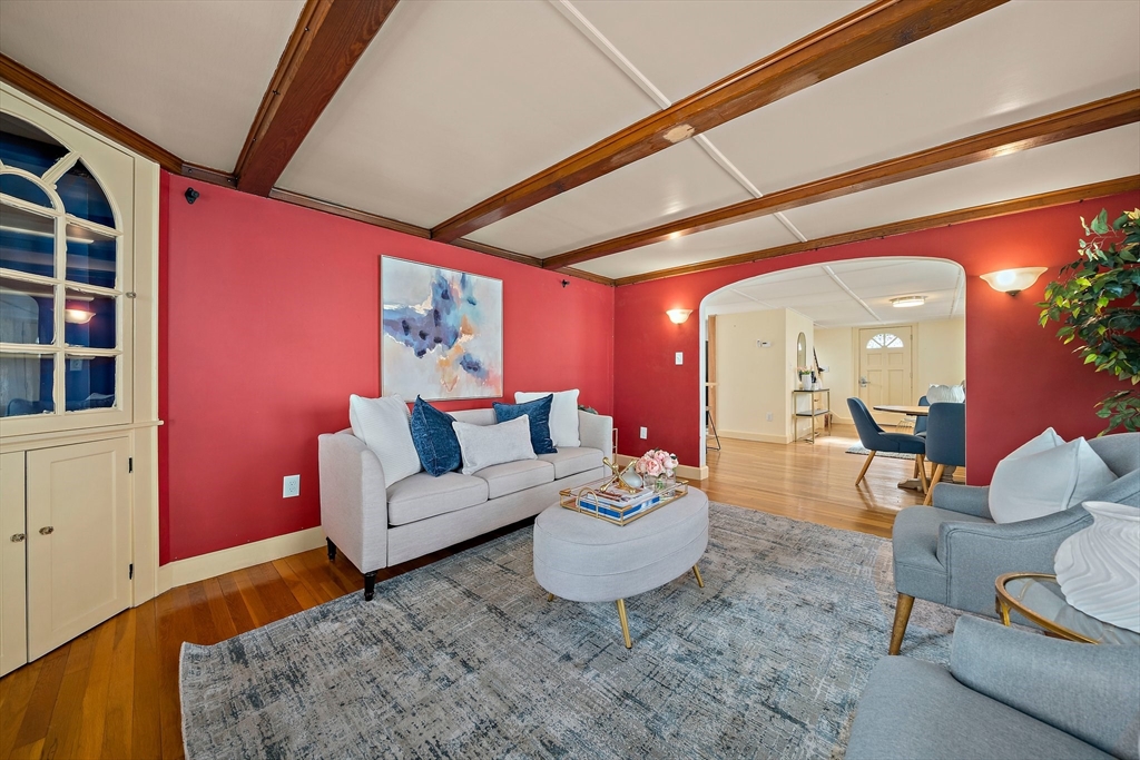 43 Lydon St
