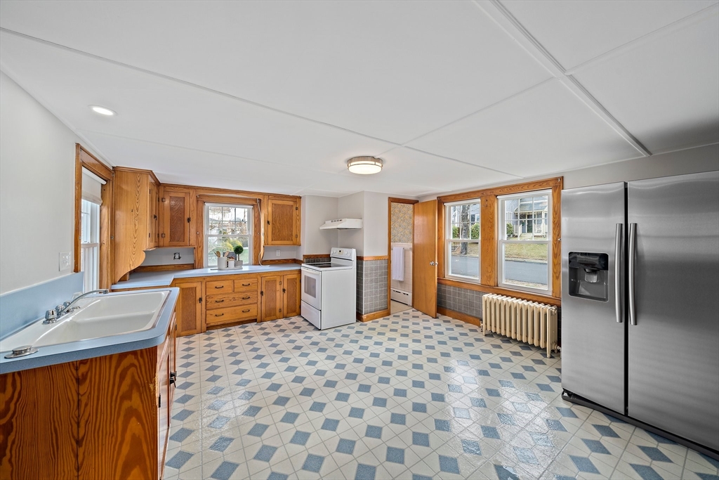 43 Lydon St