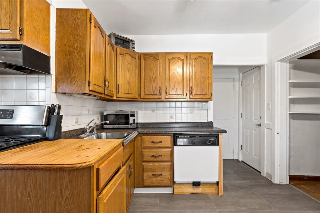 1062 Saratoga St # 3