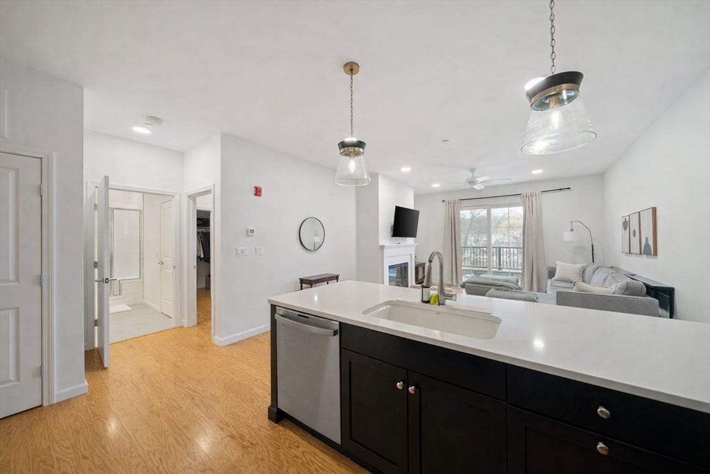 200 Revere St # 4104