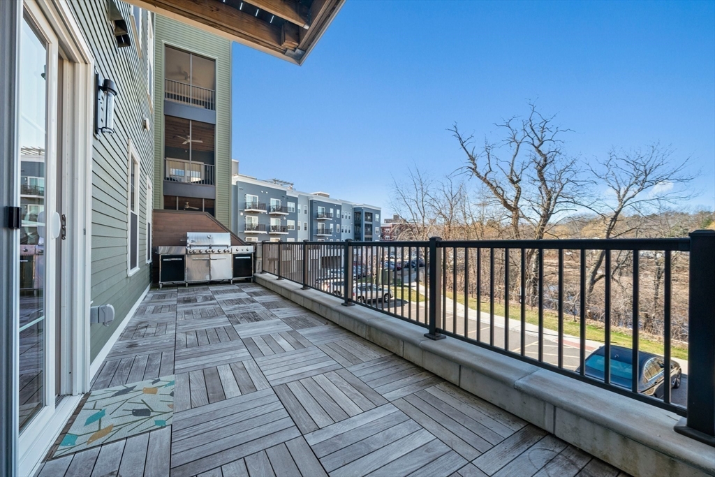 200 Revere St # 4104