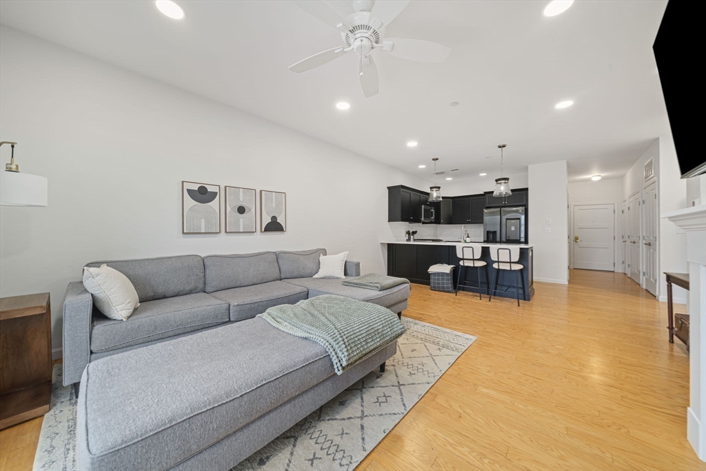 200 Revere St # 4104