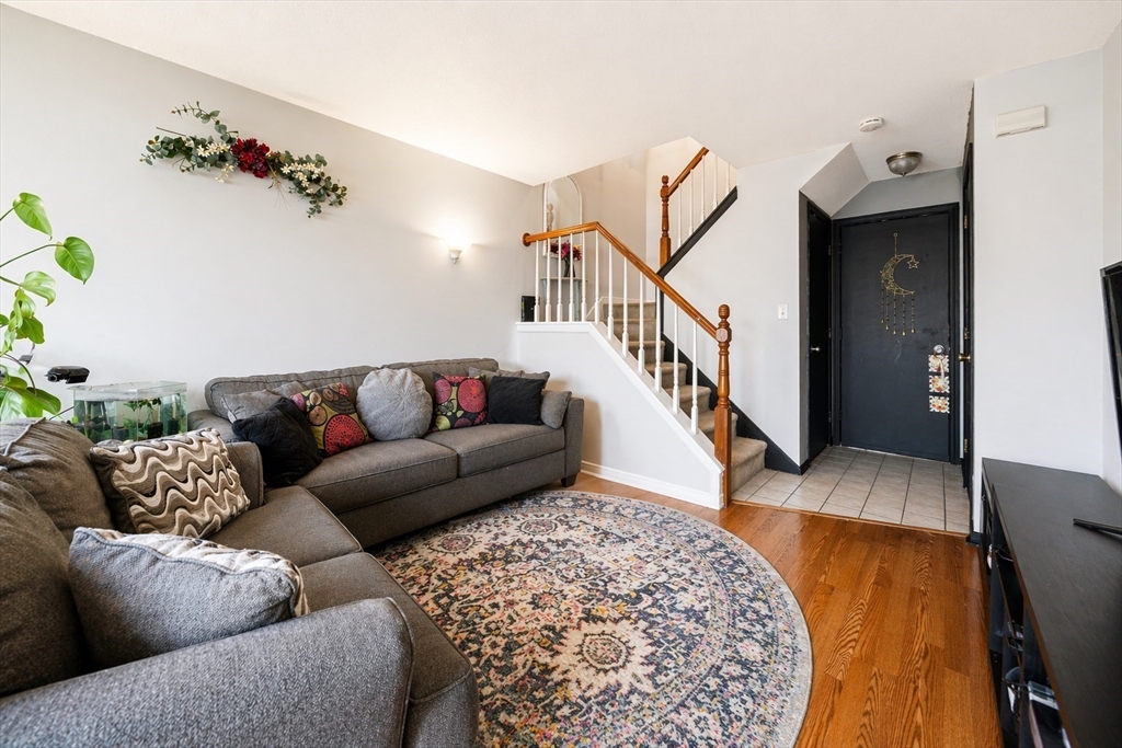 45 Meadowood Dr # 45