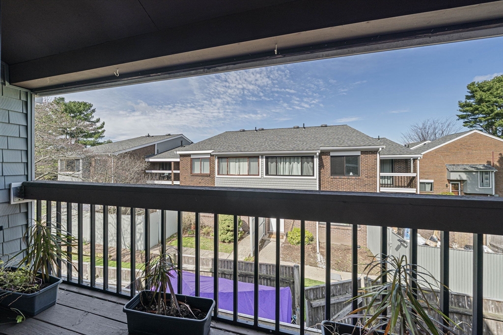 45 Meadowood Dr # 45