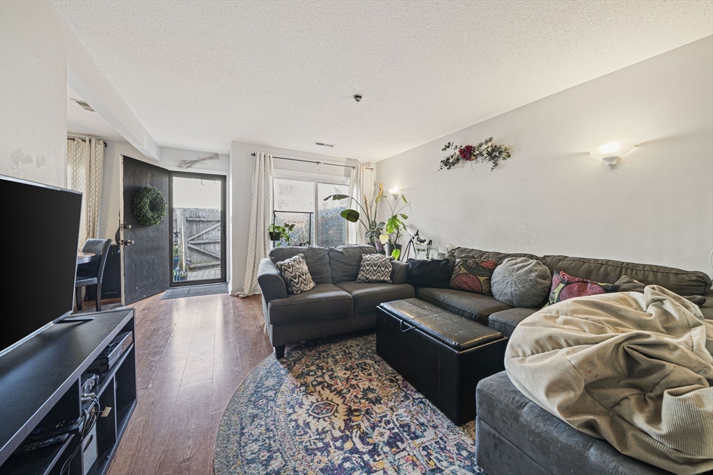 45 Meadowood Dr # 45