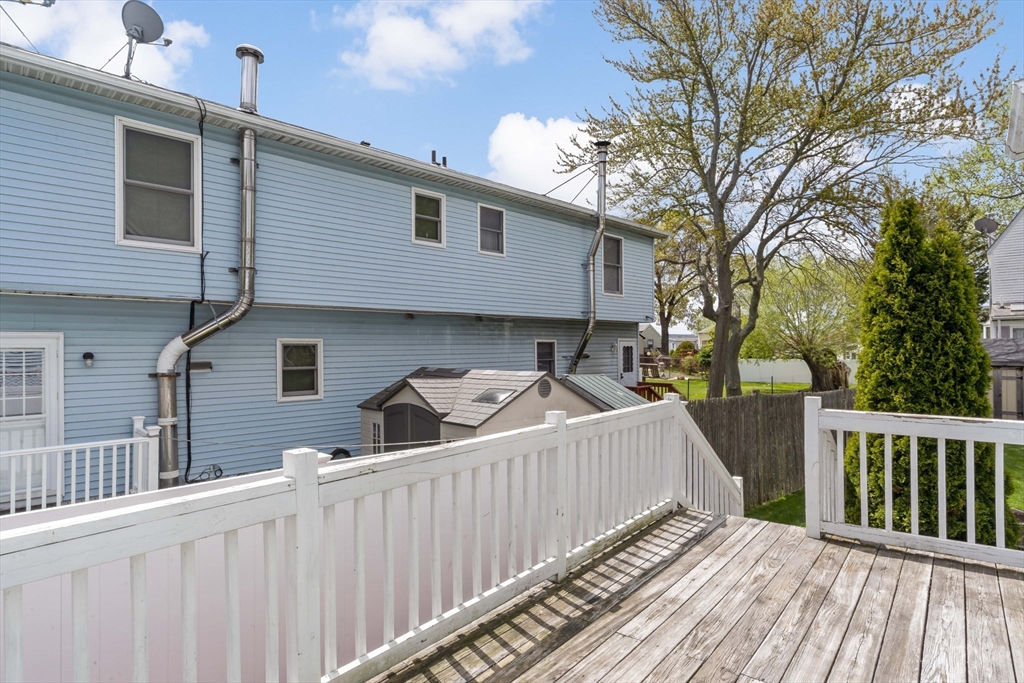 6 Lindsell St
