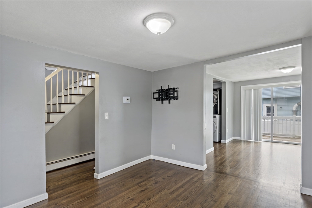 6 Lindsell St