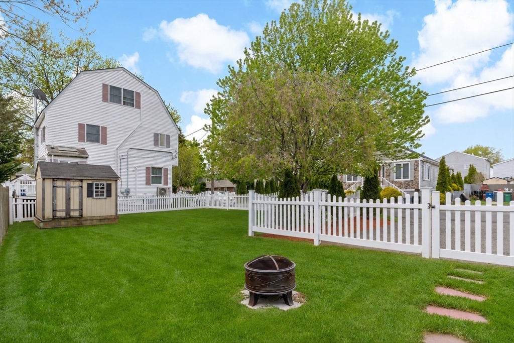 6 Lindsell St