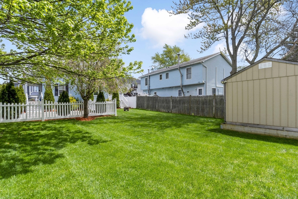 6 Lindsell St