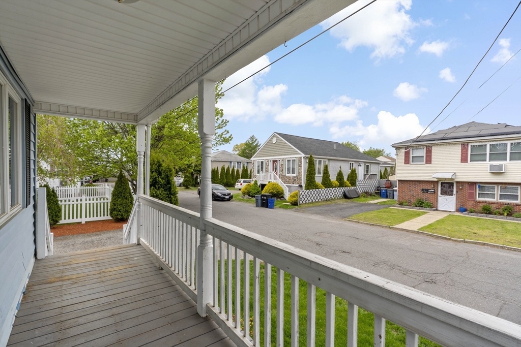 6 Lindsell St