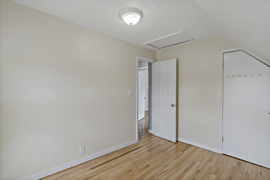 6 Lindsell St