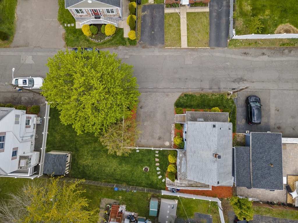 6 Lindsell St