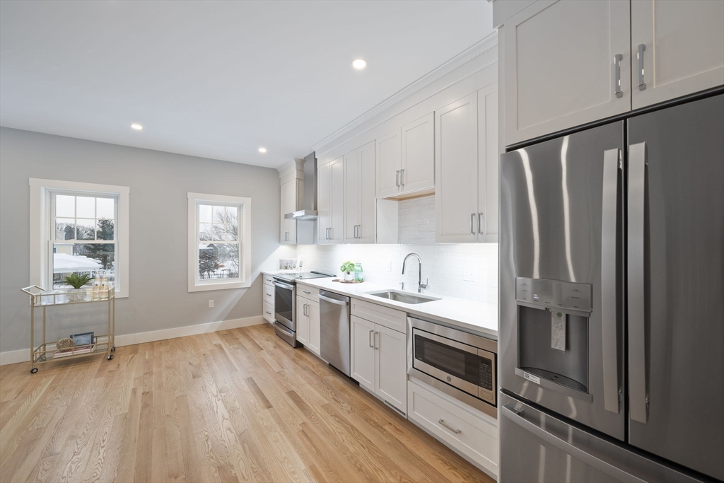 87 Neponset St # 11