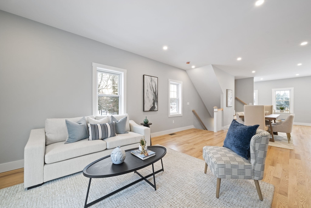 87 Neponset St # 11