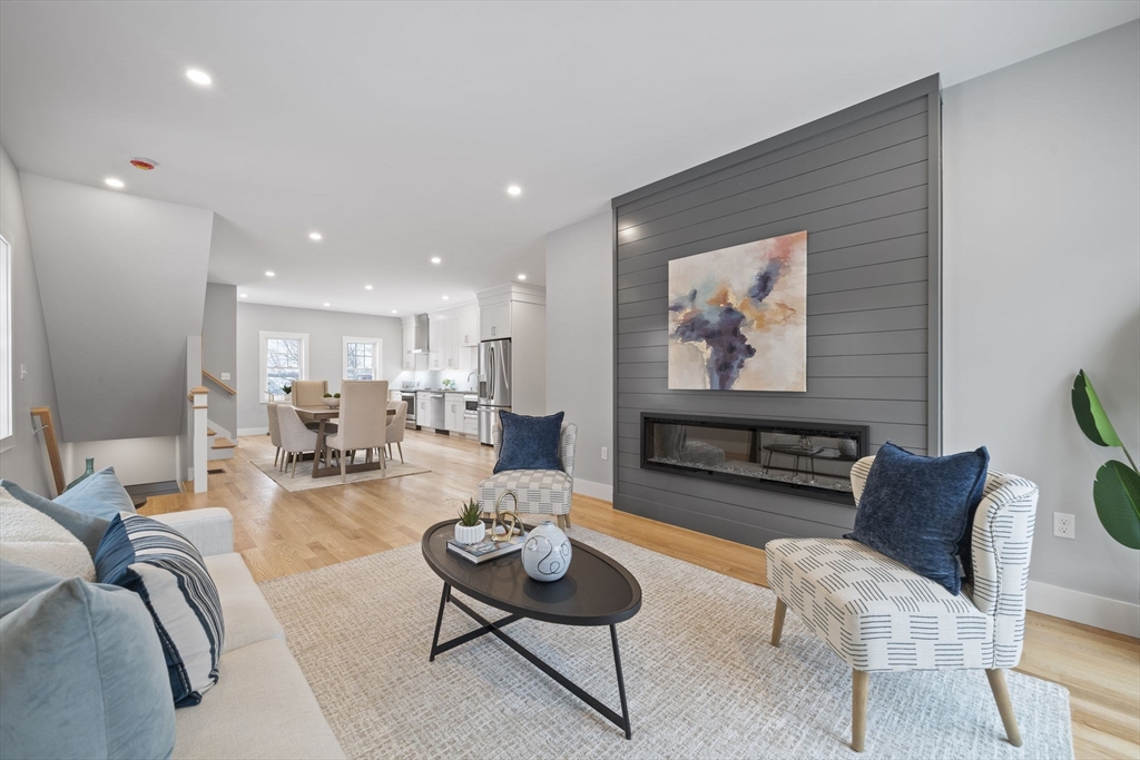 87 Neponset St # 11