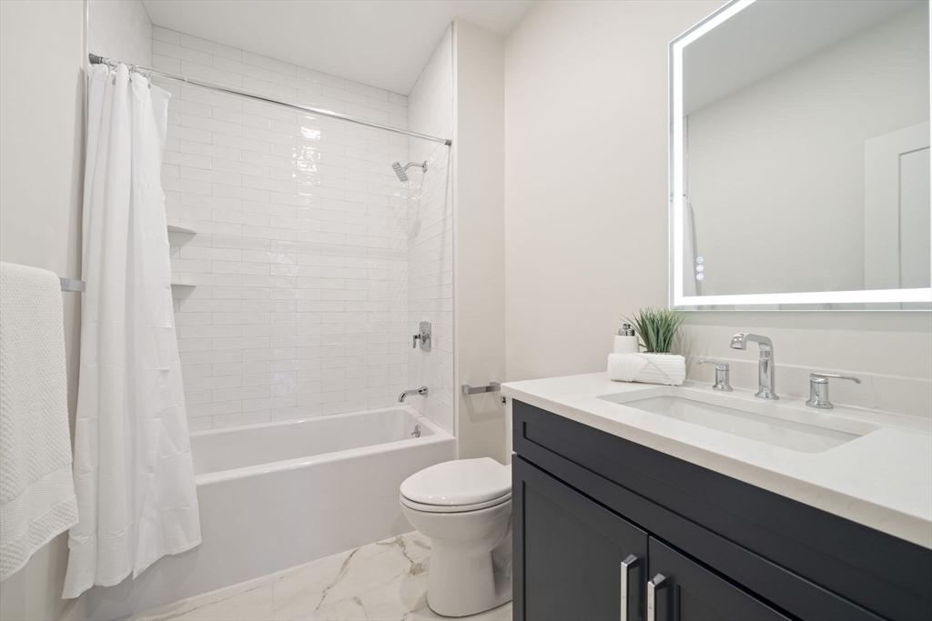 87 Neponset St # 11