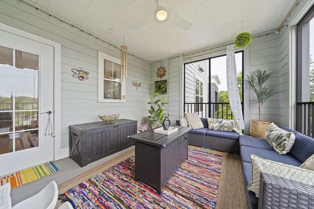 60 Coppersmith Way # 402