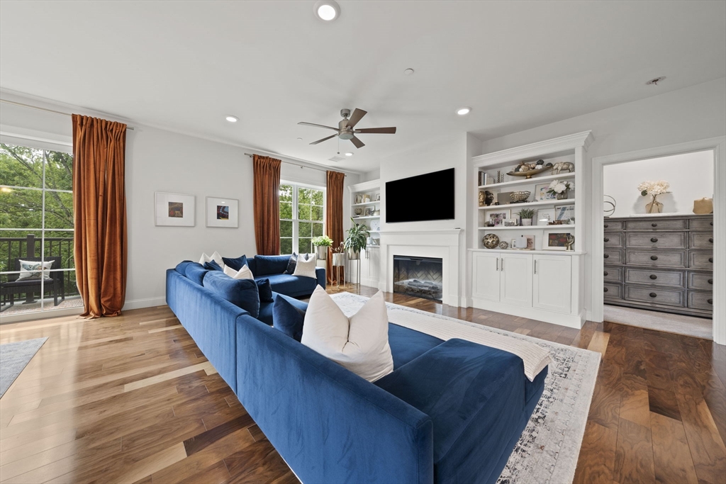 60 Coppersmith Way # 402