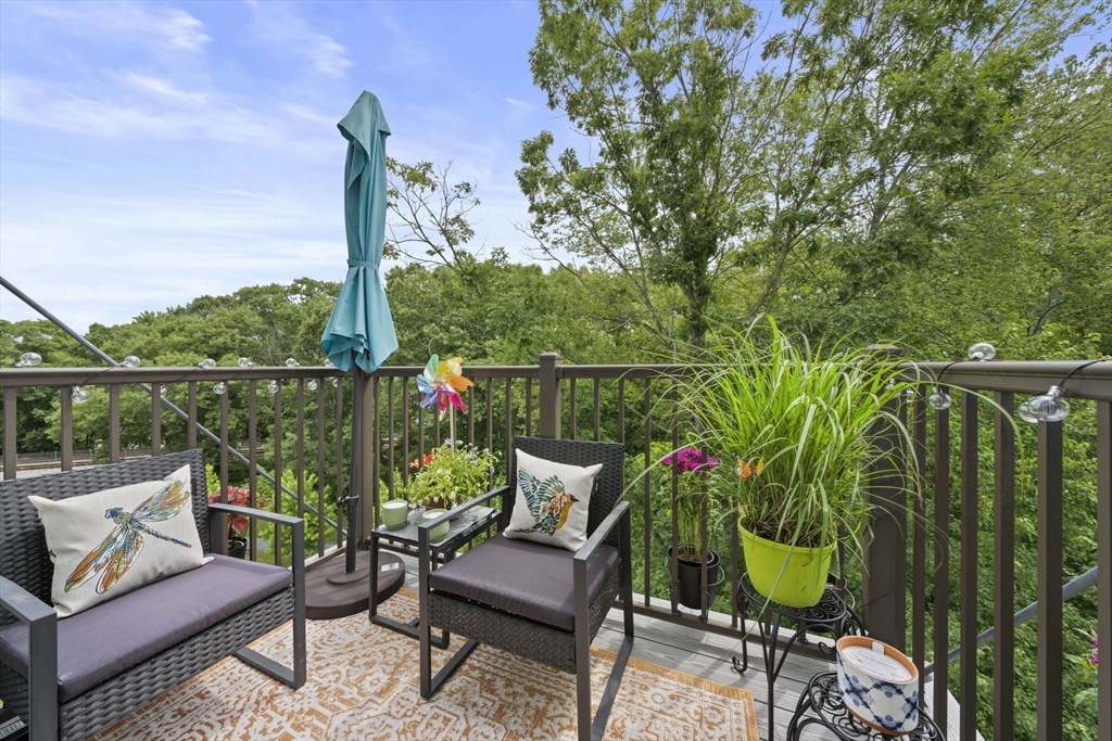 60 Coppersmith Way # 402