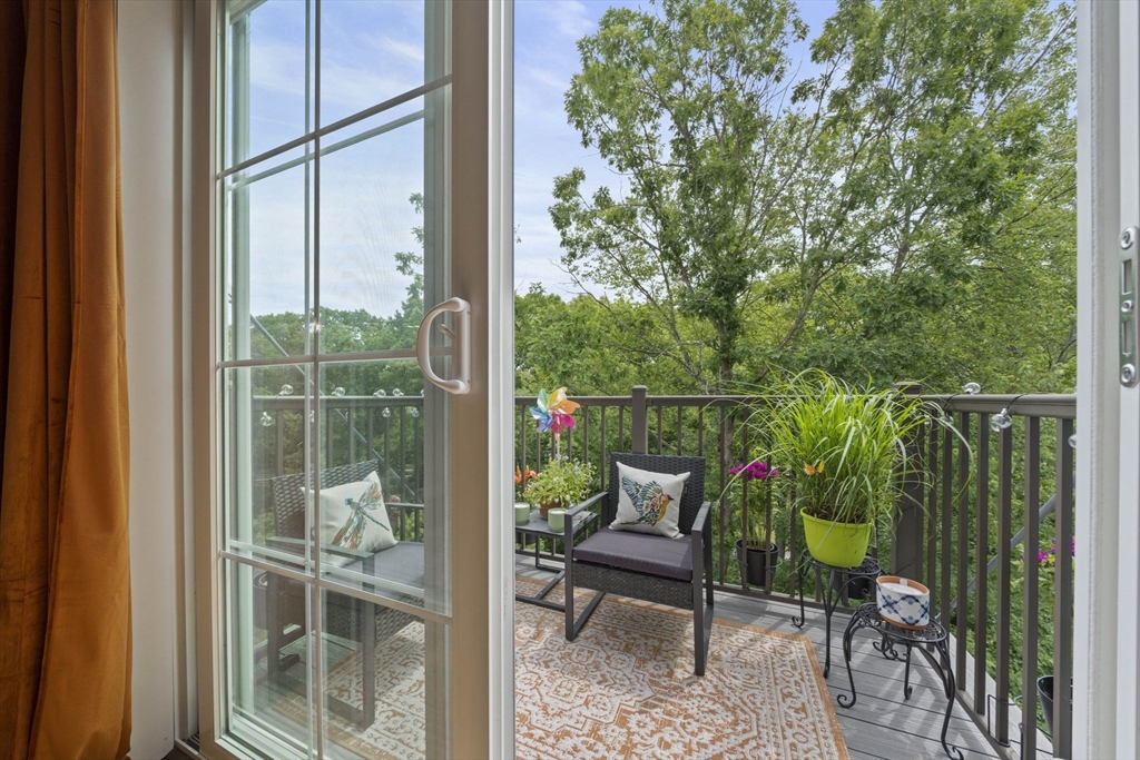 60 Coppersmith Way # 402