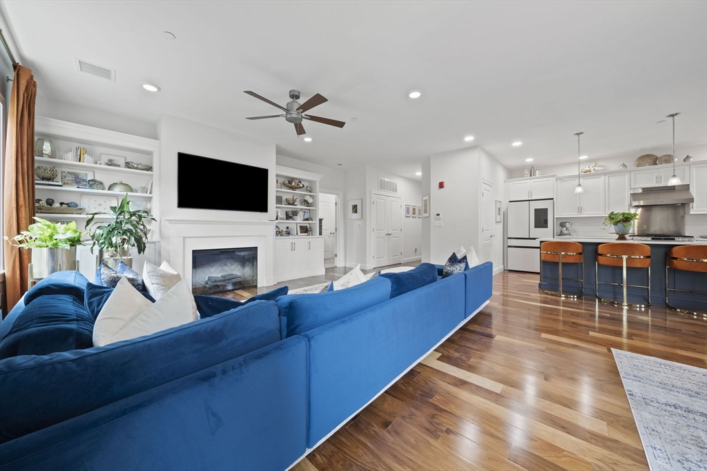 60 Coppersmith Way # 402