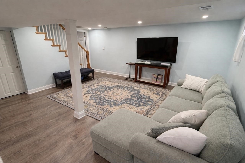 33 Logan Rd # 33